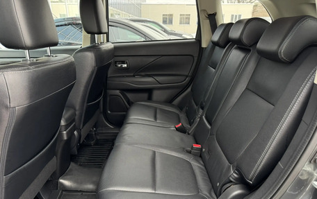 Mitsubishi Outlander III рестайлинг 3, 2015 год, 1 890 000 рублей, 7 фотография