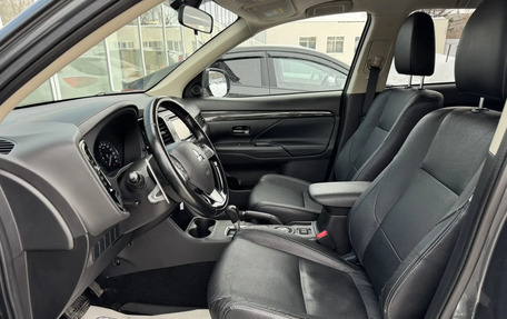 Mitsubishi Outlander III рестайлинг 3, 2015 год, 1 890 000 рублей, 6 фотография