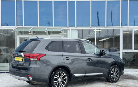 Mitsubishi Outlander III рестайлинг 3, 2015 год, 1 890 000 рублей, 3 фотография