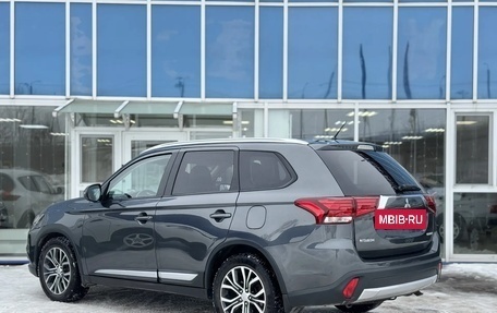 Mitsubishi Outlander III рестайлинг 3, 2015 год, 1 890 000 рублей, 4 фотография