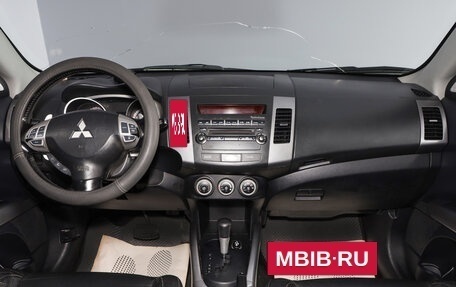 Mitsubishi Outlander III рестайлинг 3, 2008 год, 1 099 000 рублей, 14 фотография