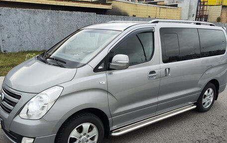 Hyundai Grand Starex Grand Starex I рестайлинг 2, 2017 год, 3 080 000 рублей, 1 фотография