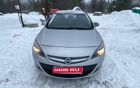 Opel Astra J, 2012 год, 600 000 рублей, 1 фотография
