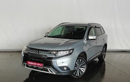 Mitsubishi Outlander III рестайлинг 3, 2019 год, 1 947 000 рублей, 1 фотография