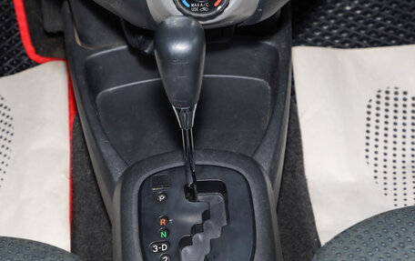 Toyota Yaris III рестайлинг, 2008 год, 699 000 рублей, 13 фотография