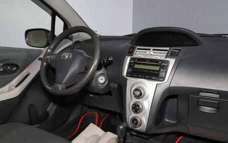 Toyota Yaris III рестайлинг, 2008 год, 699 000 рублей, 15 фотография