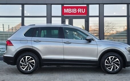 Volkswagen Tiguan II, 2018 год, 2 600 000 рублей, 6 фотография