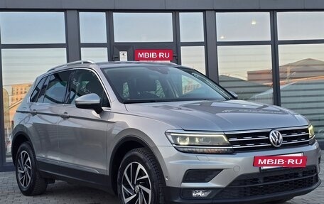 Volkswagen Tiguan II, 2018 год, 2 600 000 рублей, 2 фотография