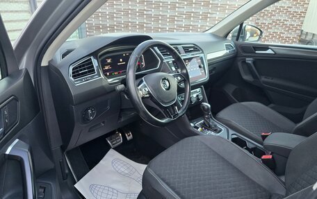 Volkswagen Tiguan II, 2018 год, 2 600 000 рублей, 13 фотография