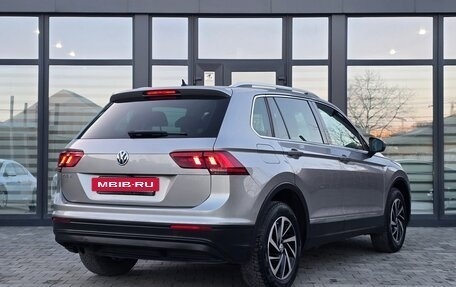 Volkswagen Tiguan II, 2018 год, 2 600 000 рублей, 10 фотография