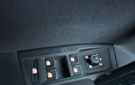 Volkswagen Tiguan II, 2018 год, 2 600 000 рублей, 24 фотография