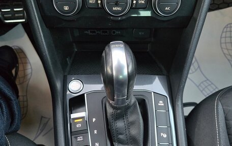 Volkswagen Tiguan II, 2018 год, 2 600 000 рублей, 23 фотография