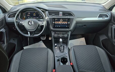 Volkswagen Tiguan II, 2018 год, 2 600 000 рублей, 25 фотография