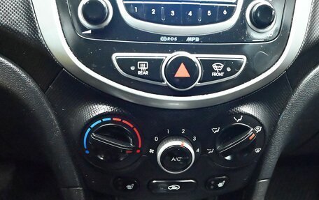 Hyundai Solaris II рестайлинг, 2013 год, 830 000 рублей, 15 фотография