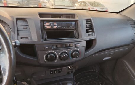 Toyota Hilux VII, 2011 год, 1 650 000 рублей, 14 фотография