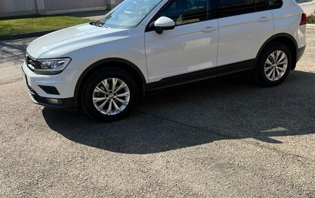 Volkswagen Tiguan II, 2020 год, 2 500 000 рублей, 3 фотография