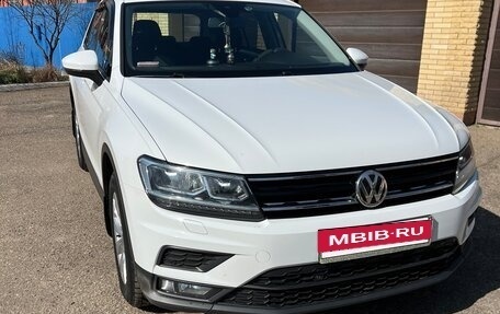 Volkswagen Tiguan II, 2020 год, 2 500 000 рублей, 2 фотография