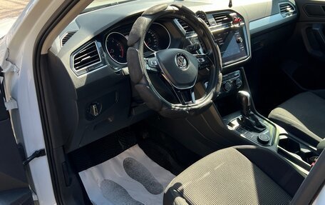 Volkswagen Tiguan II, 2020 год, 2 500 000 рублей, 16 фотография