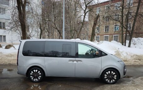 Hyundai Staria, 2022 год, 5 300 000 рублей, 4 фотография