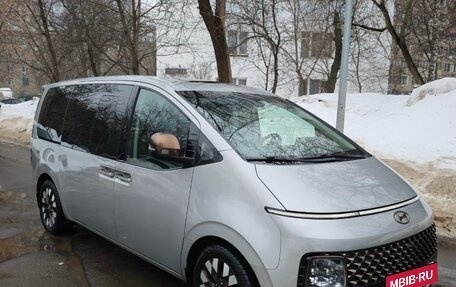 Hyundai Staria, 2022 год, 5 300 000 рублей, 3 фотография