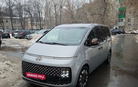 Hyundai Staria, 2022 год, 5 300 000 рублей, 2 фотография