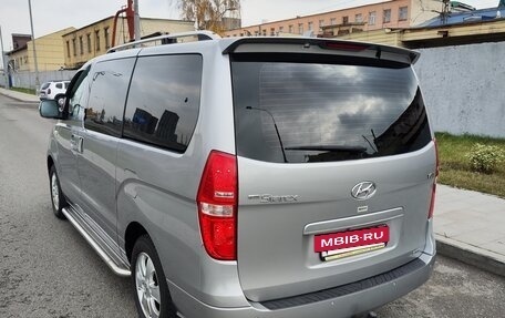 Hyundai Grand Starex Grand Starex I рестайлинг 2, 2017 год, 3 080 000 рублей, 12 фотография