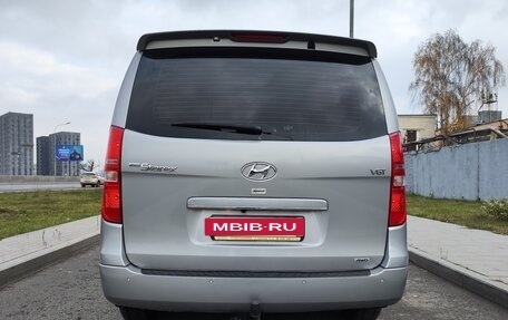 Hyundai Grand Starex Grand Starex I рестайлинг 2, 2017 год, 3 080 000 рублей, 13 фотография