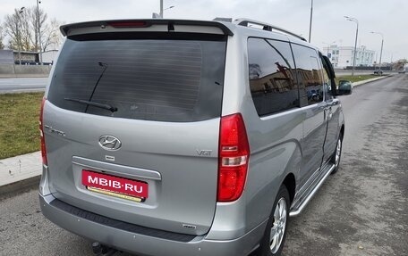 Hyundai Grand Starex Grand Starex I рестайлинг 2, 2017 год, 3 080 000 рублей, 17 фотография