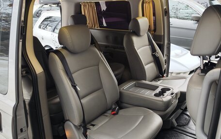 Hyundai Grand Starex Grand Starex I рестайлинг 2, 2017 год, 3 080 000 рублей, 27 фотография