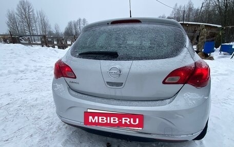 Opel Astra J, 2012 год, 600 000 рублей, 3 фотография