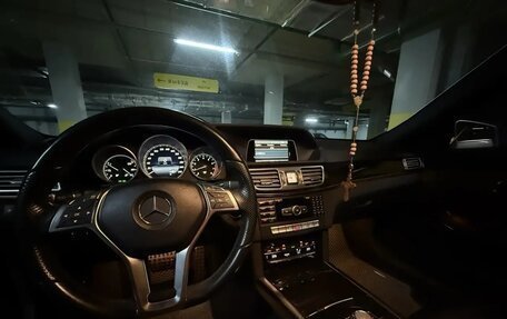 Mercedes-Benz E-Класс, 2013 год, 2 300 000 рублей, 5 фотография