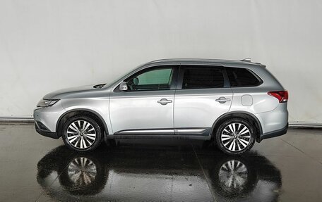 Mitsubishi Outlander III рестайлинг 3, 2019 год, 1 947 000 рублей, 8 фотография