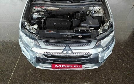 Mitsubishi Outlander III рестайлинг 3, 2019 год, 1 947 000 рублей, 9 фотография