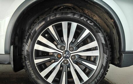 Mitsubishi Outlander III рестайлинг 3, 2019 год, 1 947 000 рублей, 18 фотография