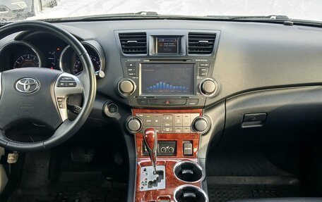 Toyota Highlander III, 2013 год, 2 484 000 рублей, 7 фотография