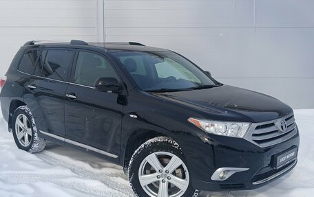 Toyota Highlander III, 2013 год, 2 484 000 рублей, 2 фотография