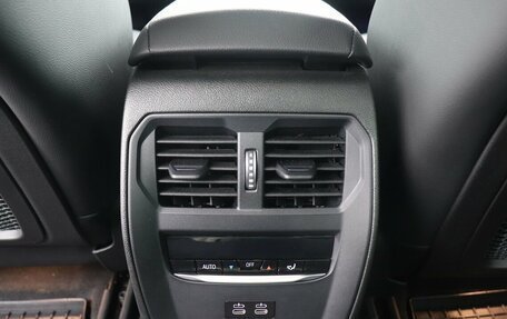 BMW 3 серия, 2021 год, 6 300 000 рублей, 15 фотография