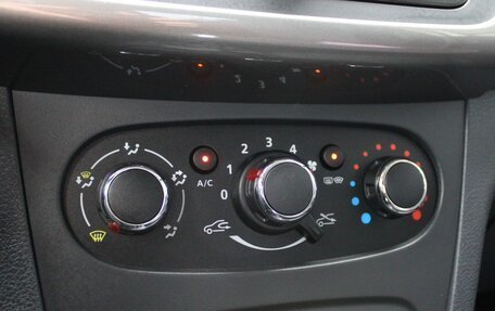 Renault Logan II, 2021 год, 1 329 000 рублей, 15 фотография