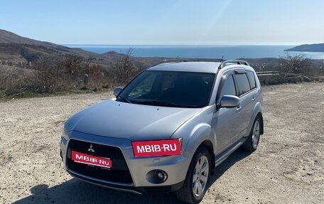 Mitsubishi Outlander III рестайлинг 3, 2011 год, 1 400 000 рублей, 1 фотография