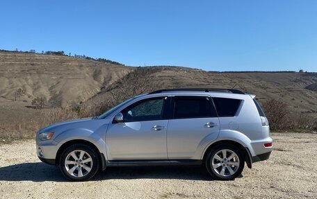 Mitsubishi Outlander III рестайлинг 3, 2011 год, 1 400 000 рублей, 3 фотография