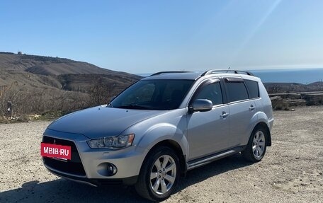 Mitsubishi Outlander III рестайлинг 3, 2011 год, 1 400 000 рублей, 2 фотография