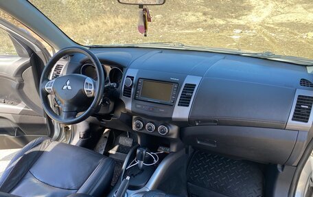 Mitsubishi Outlander III рестайлинг 3, 2011 год, 1 400 000 рублей, 16 фотография