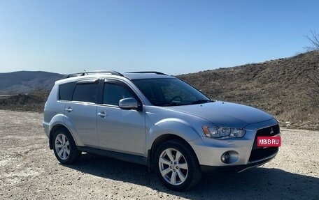 Mitsubishi Outlander III рестайлинг 3, 2011 год, 1 400 000 рублей, 8 фотография