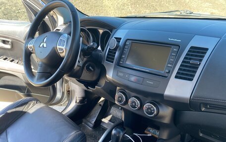 Mitsubishi Outlander III рестайлинг 3, 2011 год, 1 400 000 рублей, 20 фотография