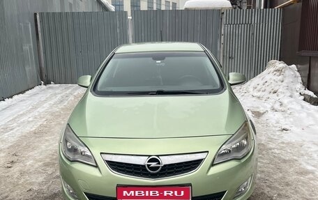 Opel Astra J, 2010 год, 602 000 рублей, 1 фотография