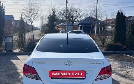 Hyundai Solaris II рестайлинг, 2011 год, 700 000 рублей, 4 фотография