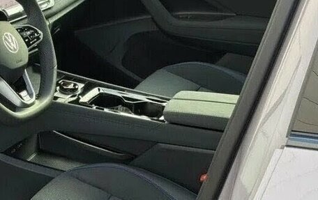 Volkswagen Tiguan, 2025 год, 4 900 000 рублей, 9 фотография