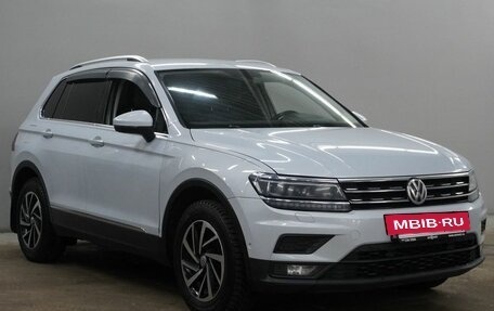 Volkswagen Tiguan II, 2018 год, 2 190 000 рублей, 3 фотография