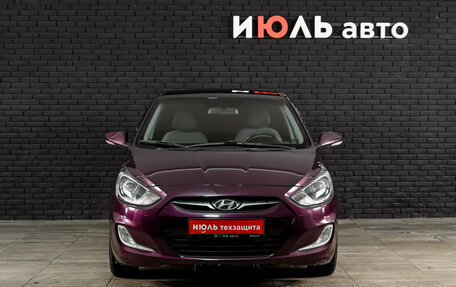 Hyundai Solaris II рестайлинг, 2011 год, 800 000 рублей, 2 фотография