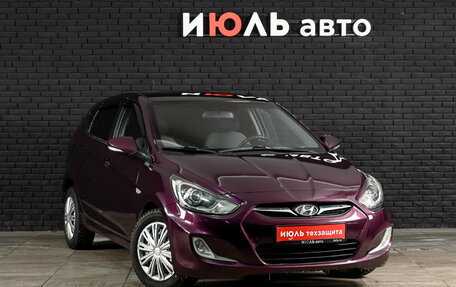 Hyundai Solaris II рестайлинг, 2011 год, 800 000 рублей, 3 фотография